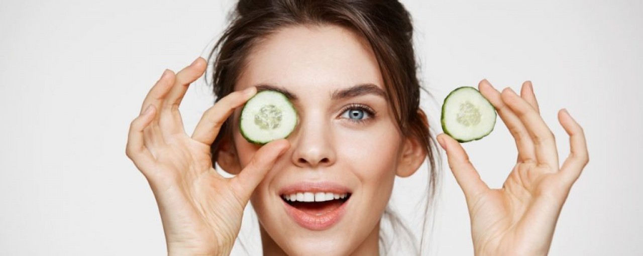 4 populāri mīti par acu ādas kopšanu: netici tiem! 